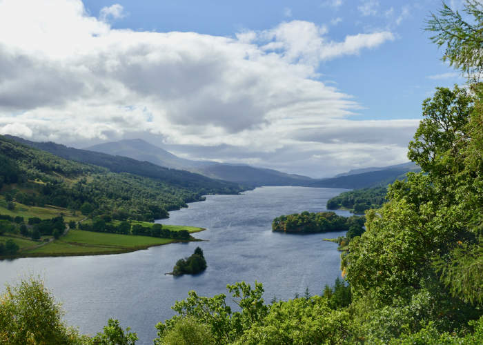 Queens View bij Pitlochry met een mooi uitzicht over Loch Tummel. Foto: VisitScotland/Kenny Lam, all rights reserved