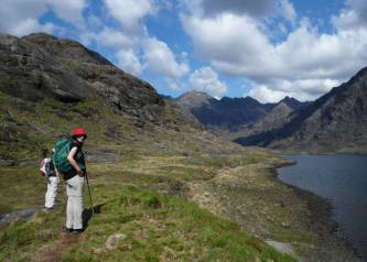 Begeleide wandelingen door de spectaculaire natuur van Skye. Foto: Wilderness Scotland
