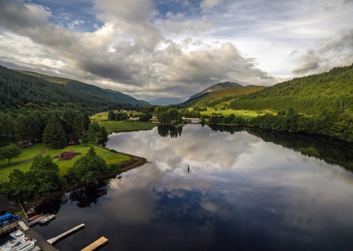 Loch Oich en het Caledonian Canal. Foto: VisitScotland/Airborne Lens