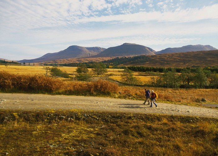 Twee wandelaars op de West Highland Way. Foto: VisitScotland/Paul Tomkins, alle rechten voorbehouden