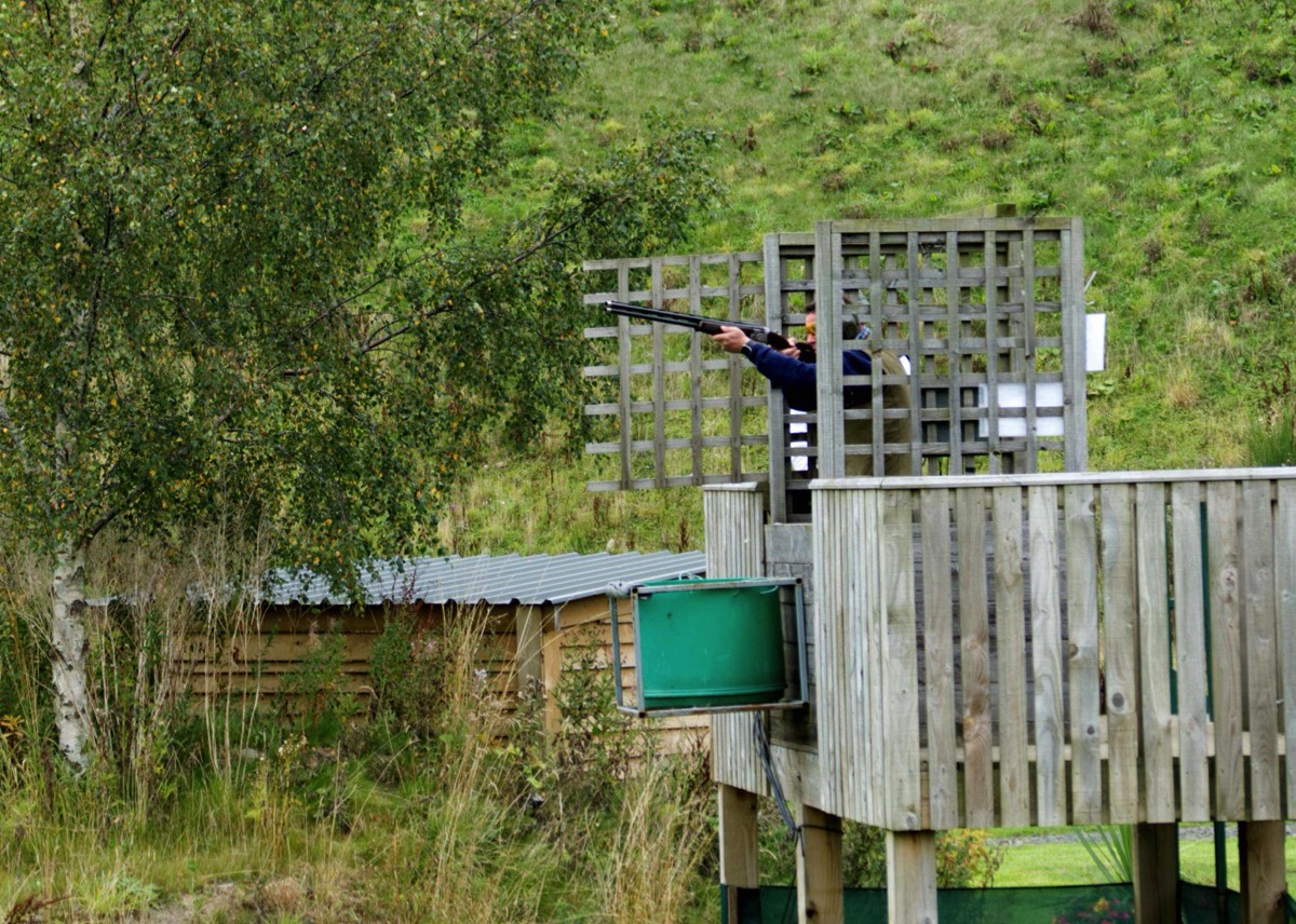 Kleiduiven schieten in Schotse Borders bij Bisley at Braidwood