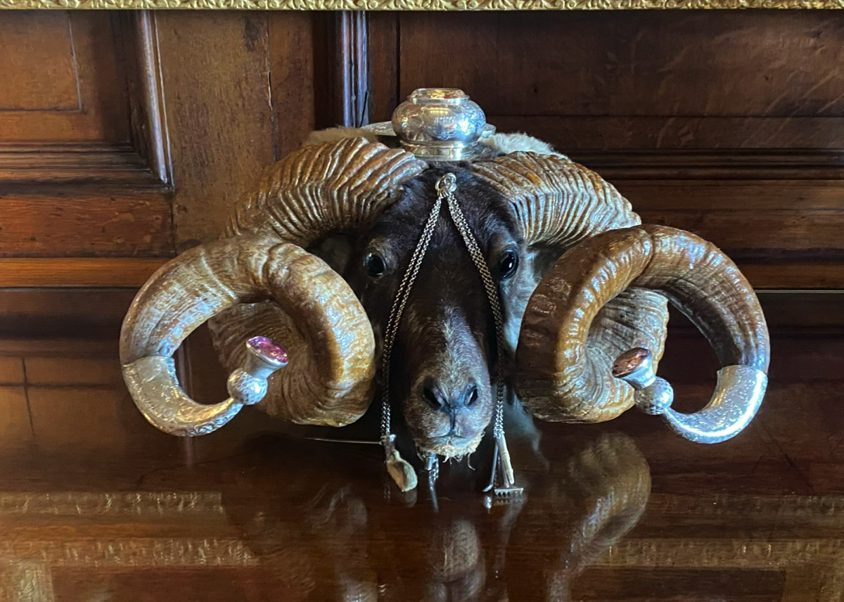 In Drumlanrig Castle kunt u deze bijzondere snuifbox bewonderen.  (© 2025, Schotland op Maat)