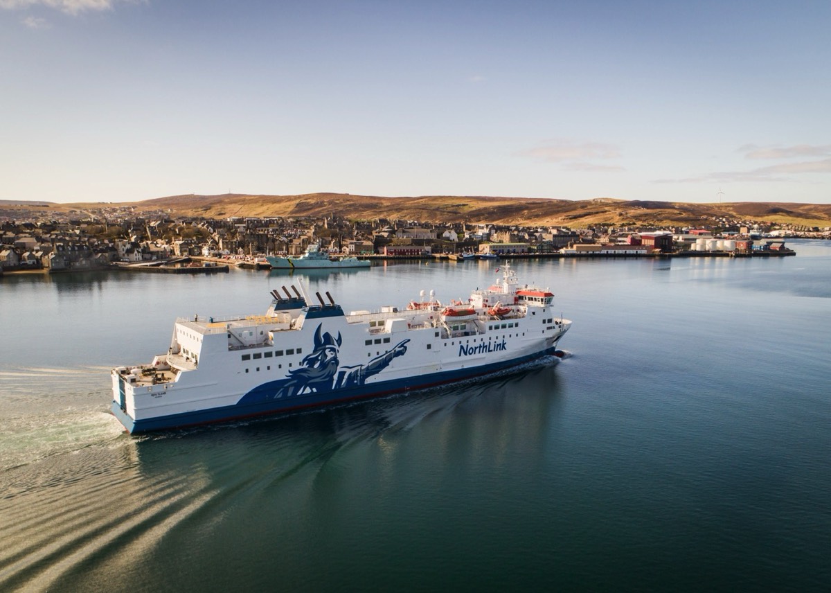 De ferry van NorthLink, tussen Aberdeen, Lerwick en Kirkwall (VisitScotland)
