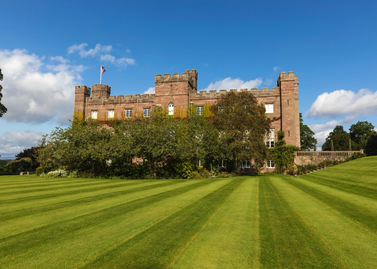 Scone Palace. Vroeger werden hier de koningen van Schotland gekroond (VisitScotland / Kenny Lam)