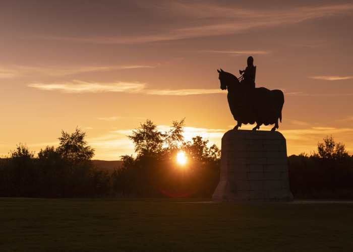 Het beeld van Koning Robert the Bruce of Scotland bij het Battle of Bannockburn Heritage Centre.