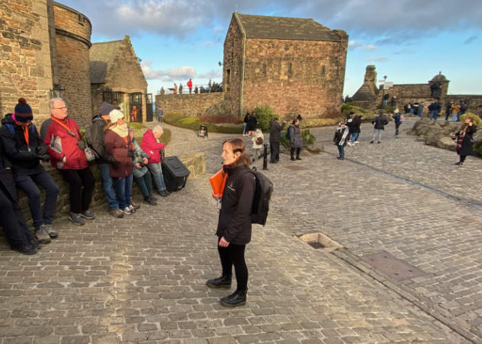 Herleef de geschiedenis van Edinburgh tijdens een stadswandeling lang historisch belangrijke plekken onder begeleiding van een ervaren gids. Foto: Schotland op Maat