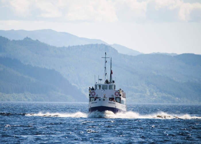 Maak een tocht over Loch Ness met een bezoek aan Urquhart Castle. Foto: Jacobite Cruises