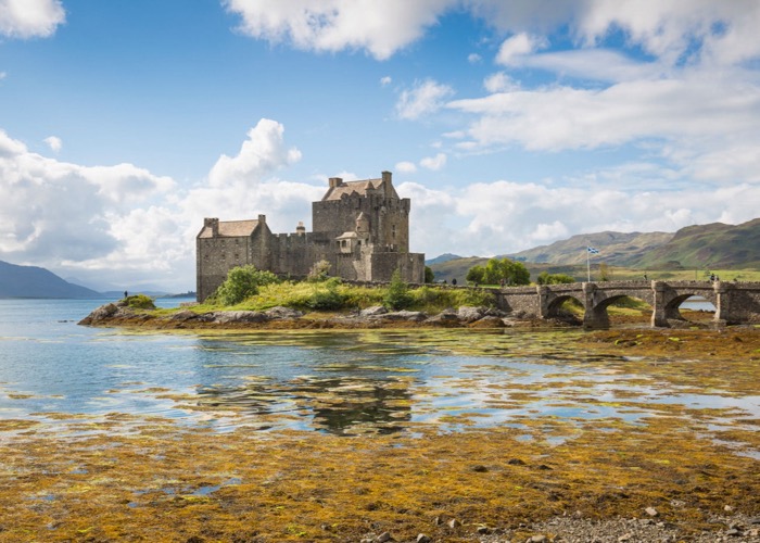 Eilean Donan Castle bij Dornie heeft menig kalender en shortbreadblik versierd