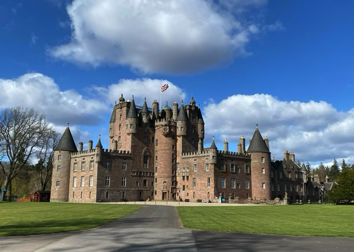 Tijdens deze kastelenrondreis zult u Glamis Castle zeker willen bezoeken. Het is een van de mooiste kastelen van Schotland.